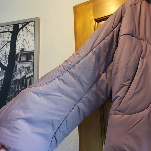 Lululemon Hooded Insulated Wrap in Heathered Purple Size 4 - Picture 4 of 13